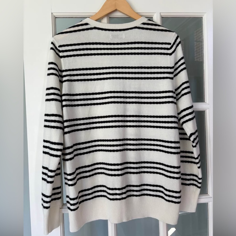 Croft & Barrow White and Black Striped V-Neck Preppy Button Cardigan | Large - Picture 2 of 5